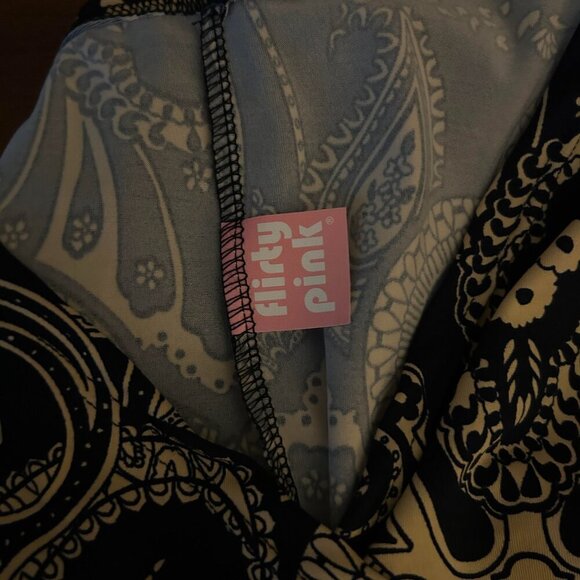 Flirty Pink Size 1X Navy/Tan color, Sleeveless V neck Top - Picture 4 of 4